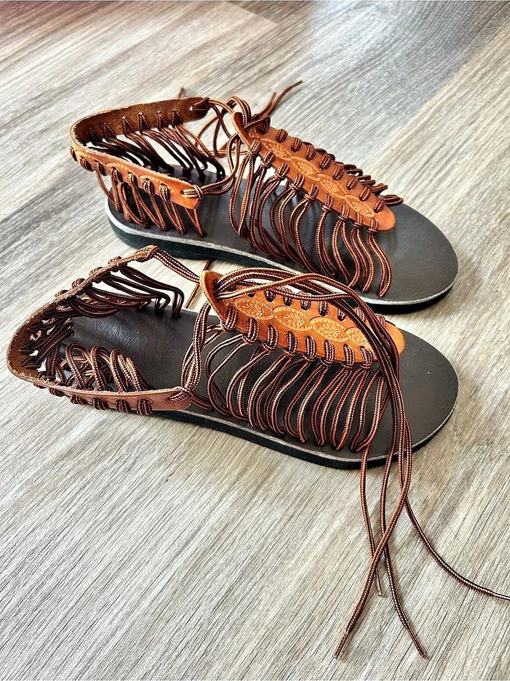 7.5 Vintage women’s Handmade Thai Strappy Flat Sandals in Brown & Black
